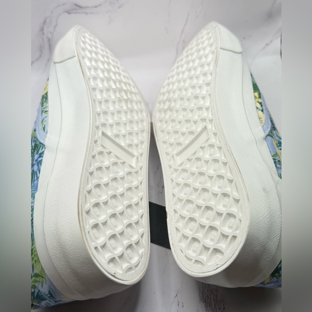 New Tommy Bahama Ferris Blue Floral Tropical Slip On Shoe Canvas Size 7.5 &8.5 - Picture 3 of 6